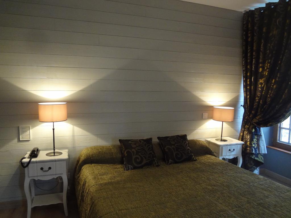 Logis Hotel-Restaurant Le Relais Hauterives Bilik gambar