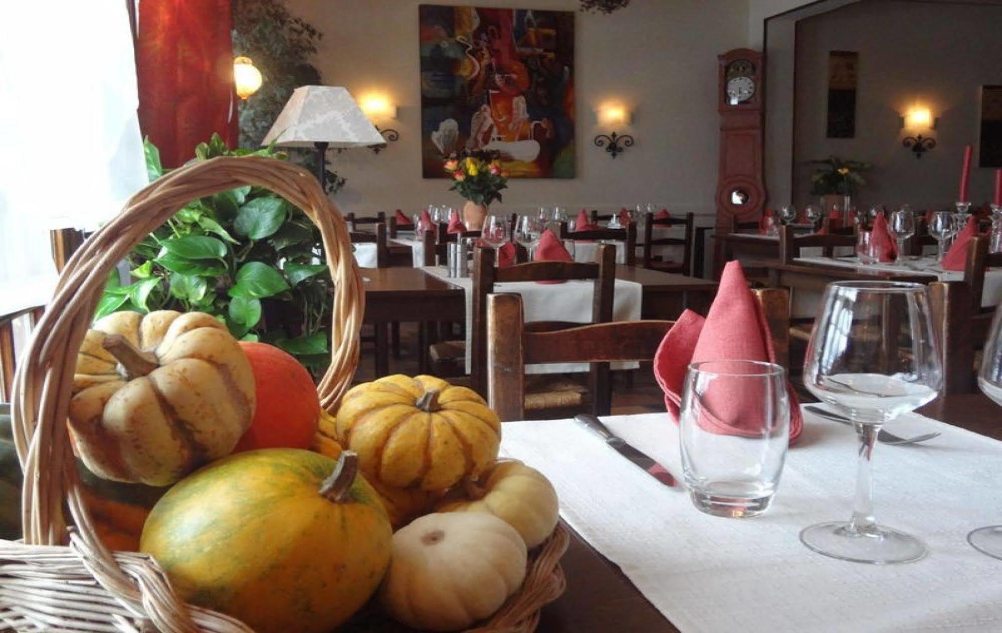 Logis Hotel-Restaurant Le Relais Hauterives Luaran gambar