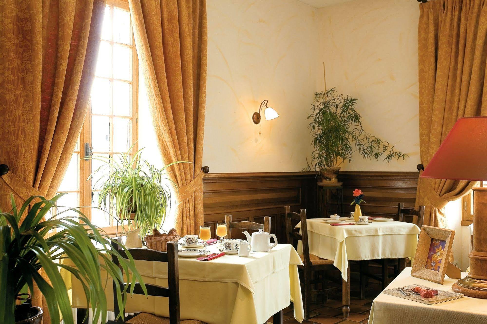 Logis Hotel-Restaurant Le Relais Hauterives Luaran gambar